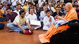  Devotees doing darshan of Swamishri