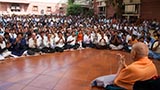  Devotees doing darshan of Swamishri