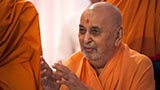  Swamishri blesses devotees