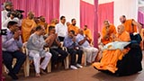 Devotees doing darshan of Swamishri