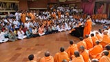  Devotees doing darshan of Swamishri