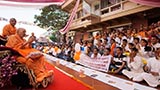  Devotees doing darshan of Swamishri