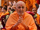  Swamishri engrossed in darshan