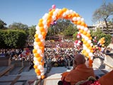  Devotees doing darshan of Swamishri