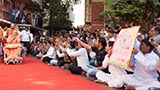  Devotees doing darshan of Swamishri