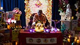  Swamishri performs his morning puja