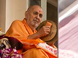  Swamishri plays cymbals