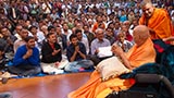  Devotees doing darshan of Swamishri