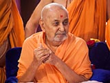  Swamishri blesses devotees