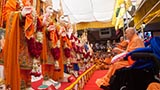  Swamishri performs pratishtha arti