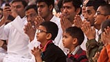 Kids doing darshan of Swamishri
