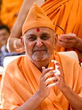  Swamishri in a divine, jovial mood