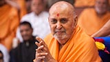  Swamishri blesses devotees