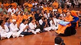  Devotees doing darshan of Swamishri