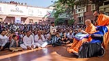  Devotees doing darshan of Swamishri
