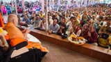  Devotees doing darshan of Swamishri