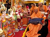  Swamishri performs pujan of murtis for Kakvadi Mandir