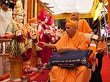  Swamishri performs pujan of murtis for Goyma Mandir