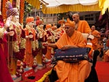  Swamishri performs pujan of murtis for Chari Mandir