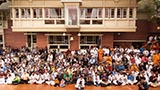  Devotees doing darshan of Swamishri