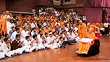  Devotees doing darshan of Swamishri