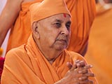  HH Pramukh Swami Maharaj arrives for Thakorji's darshan at 10:48 am