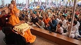  Devotees doing darshan of Swamishri
