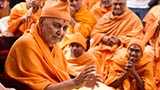  Swamishri blesses devotees