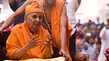  Swamishri blesses devotees