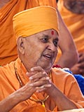 Swamishri in a divine, jovial mood