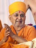 Swamishri in a divine, jovial mood