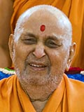 Swamishri in a divine, jovial mood