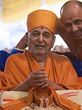 Swamishri in a divine, jovial mood