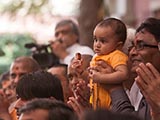  Devotees doing darshan of Swamishri