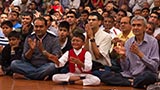  Devotees doing darshan of Swamishri