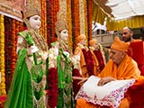  Swamishri performs pujan of murtis for Katargam Mandir