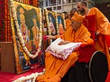  Swamishri performs pujan of murtis for Madhar Kui mandir