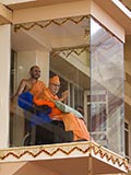  Swamishri greets devotees with 'Jai Swaminarayan'