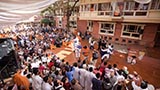 Devotees doing darshan of Swamishri