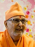 Swamishri in a divine, jovial mood