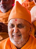  Swamishri in a divine, jovial mood