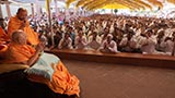  Devotees doing darshan of Swamishri