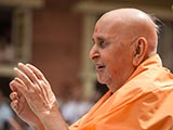  Swamishri blesses devotees