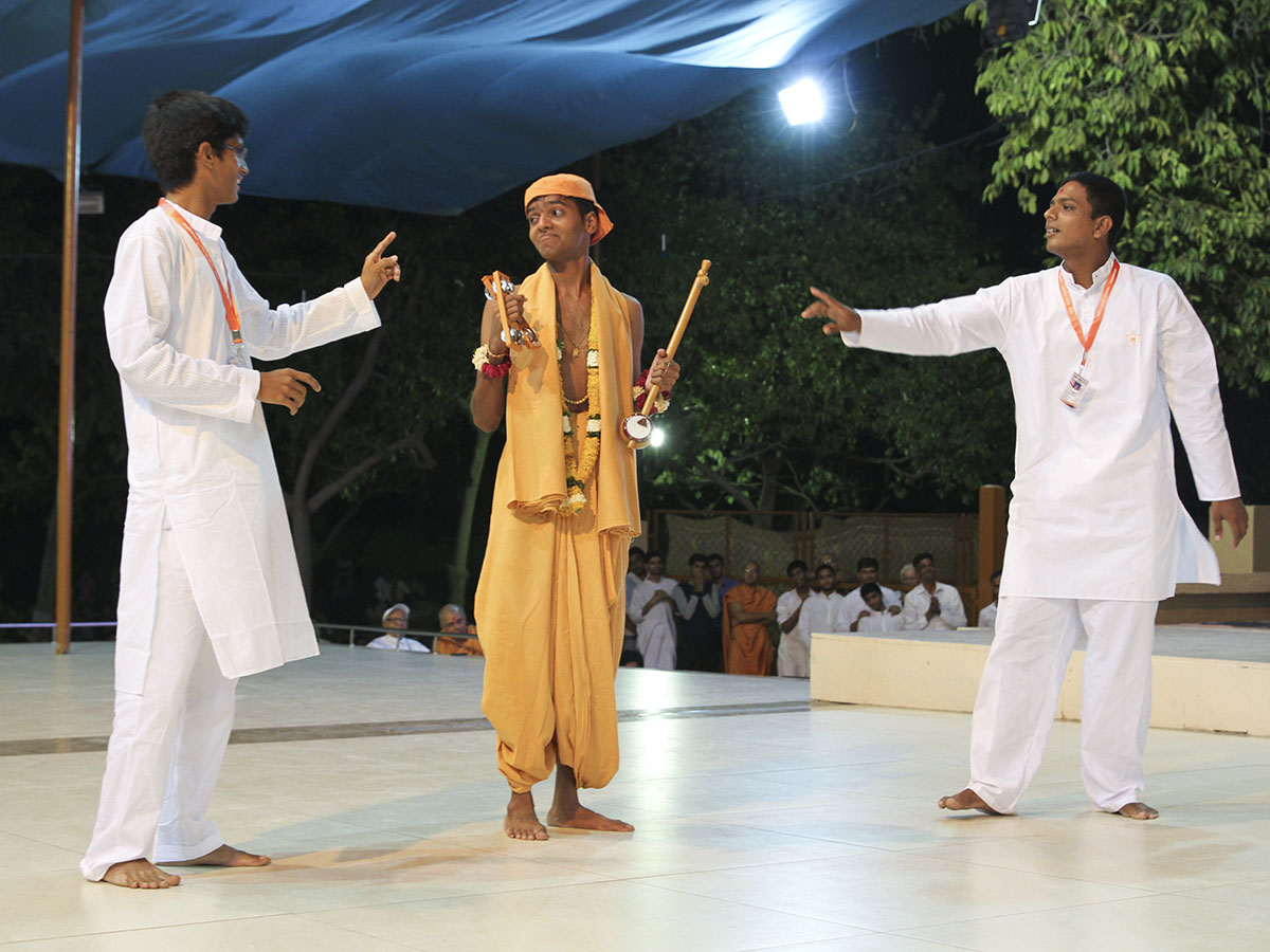 A skit presentation by youths before Swamishri