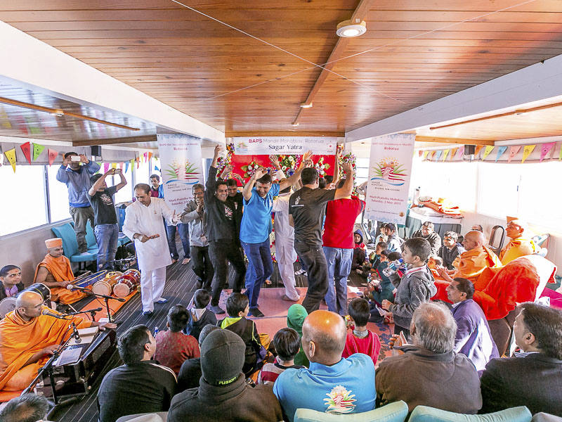 Sagar Yatra in the waters of Lake Rotorua