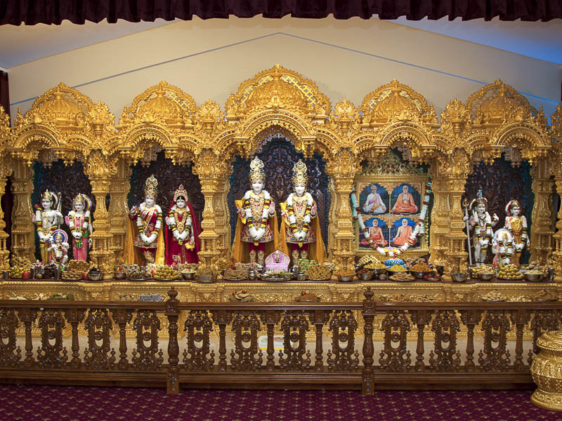 Annakut offered to Thakorji