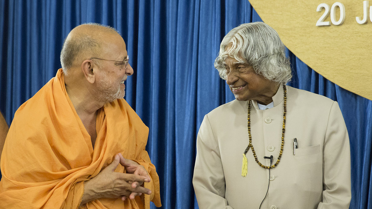 Dr. Kalam with Pujya Ishwarcharan Swami