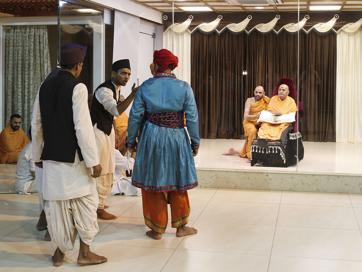 A skit presentation by youths before Swamishri