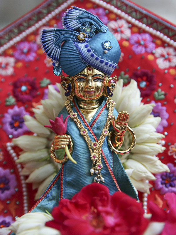 Shri Harikrishna Maharaj 