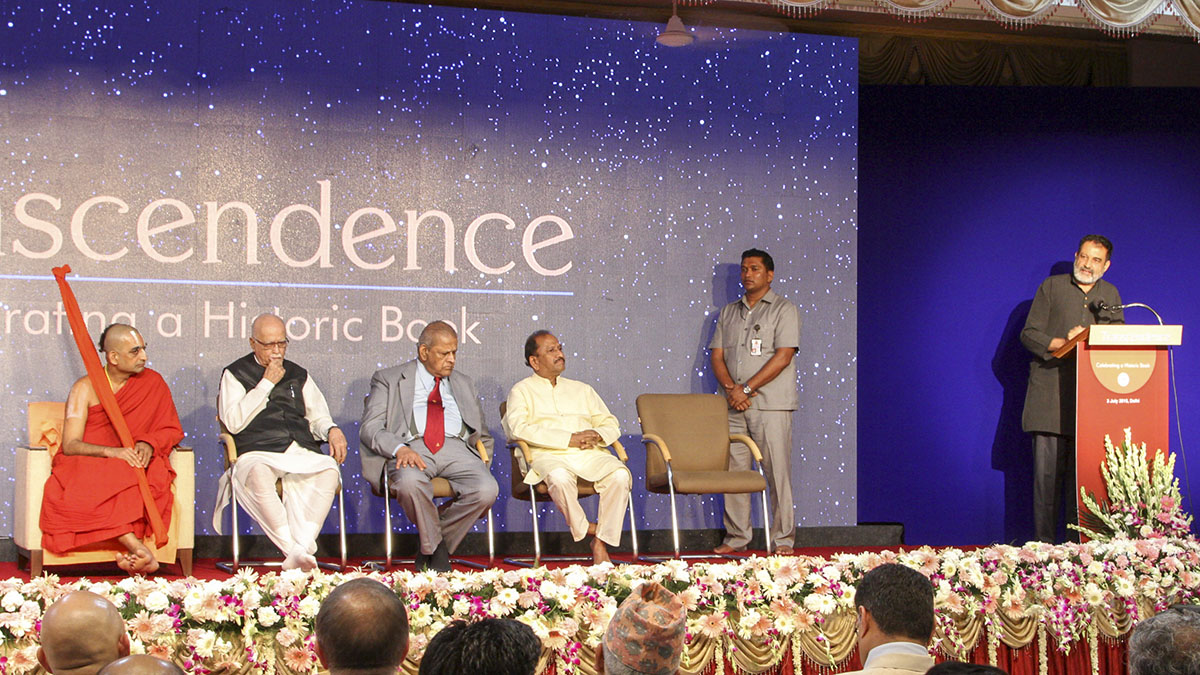 Shri Mohandas Pai addresses the guests